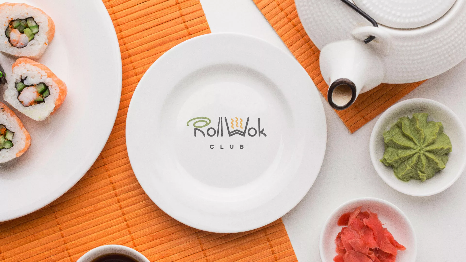 Разработка логотипа и фирменного стиля суши-бара «Roll Wok Club» в Вичуге